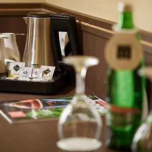 3* Отель 12 Revay